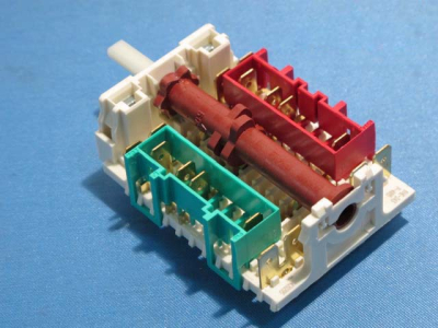 ПЕРЕКЛЮЧАТЕЛЬ